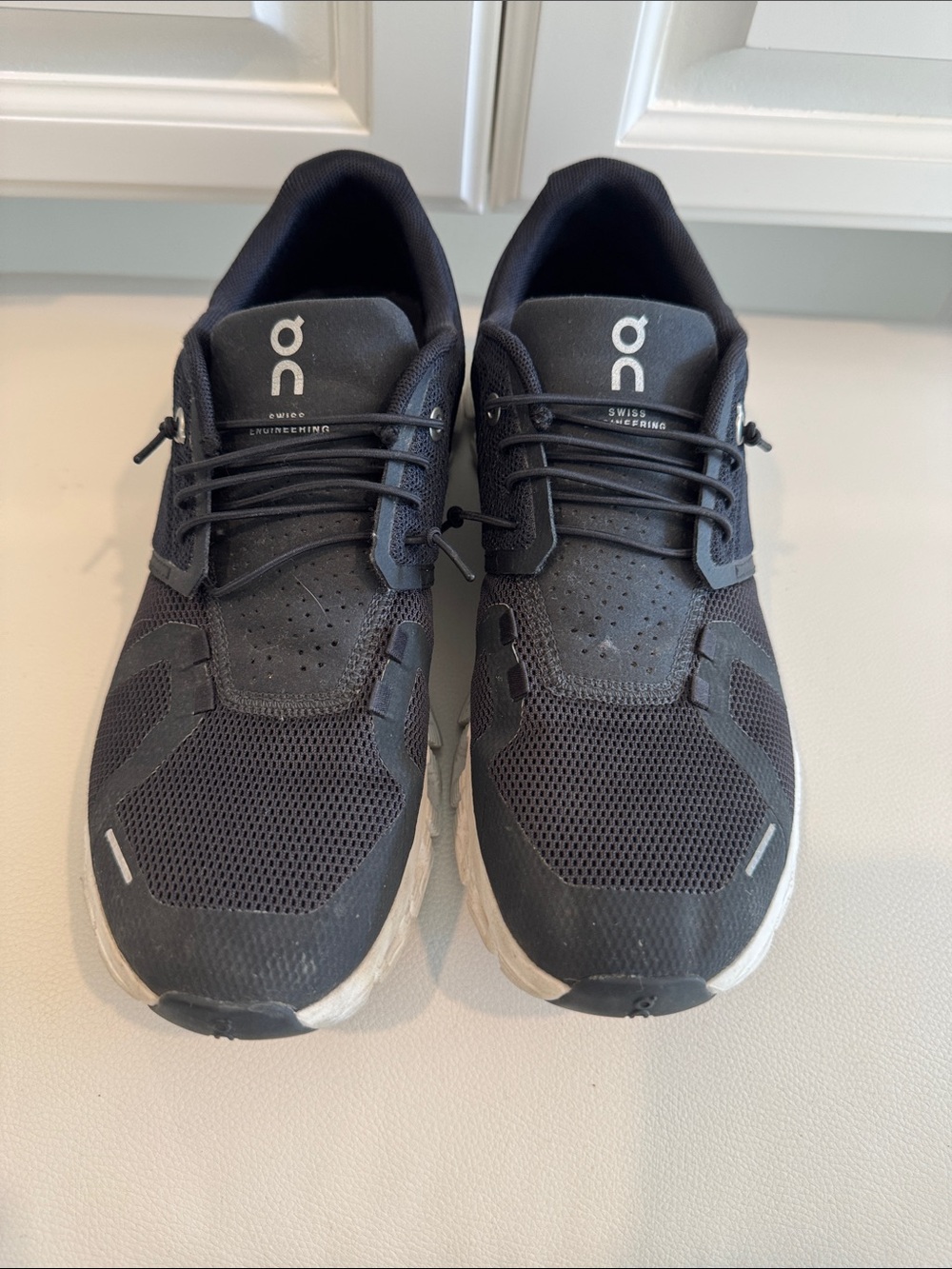 On Running Black and White Cloud Sneakers women’s - Picture 2 of 4